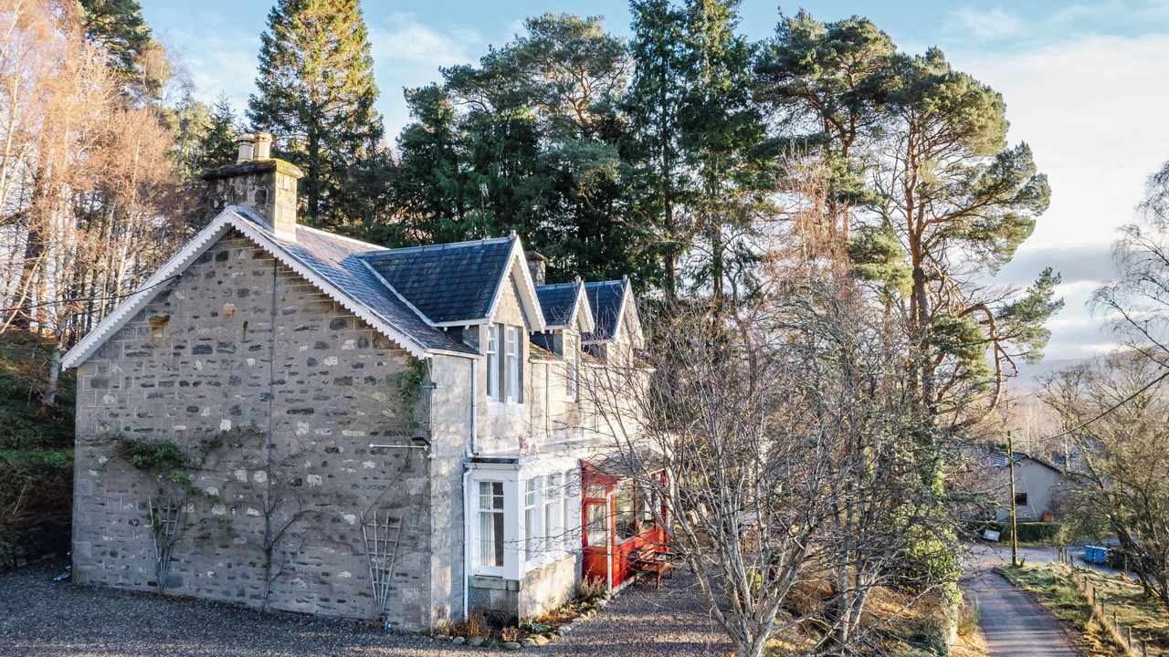 Photo of Others in Newtonmore