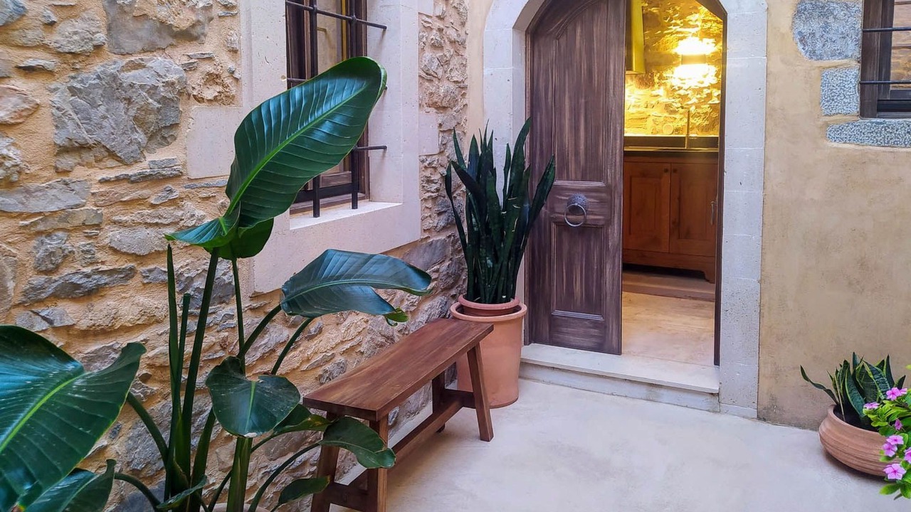 Photo of Outdoor in Minoa Pediada