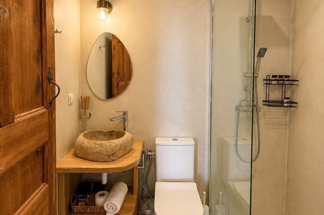 Photo of Bathroom in Amnatos