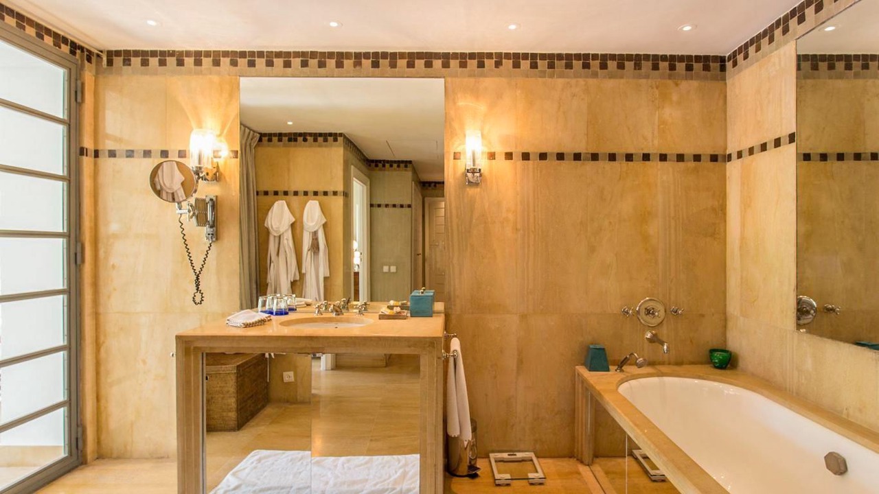 Photo of Bathroom in Majorelle