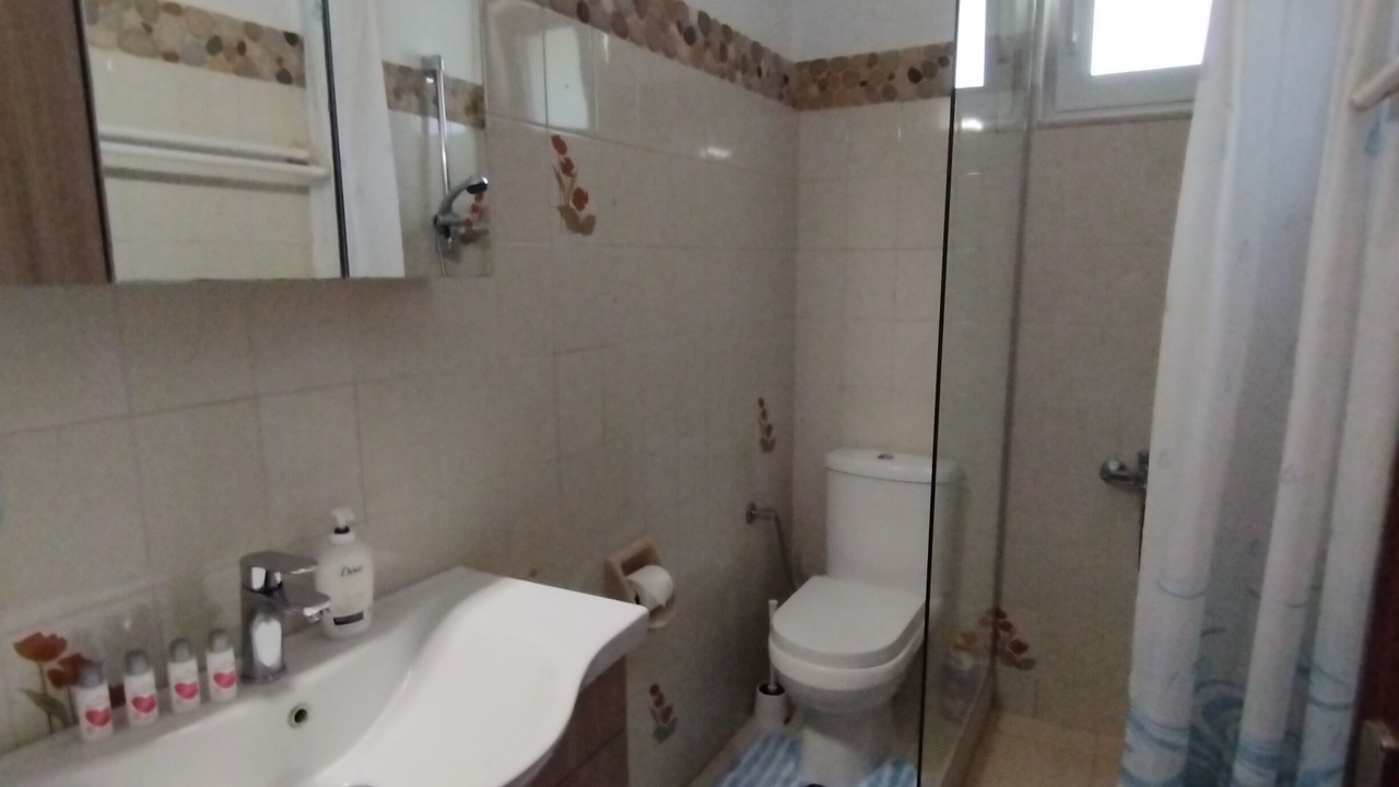 Photo of Bathroom in Mourteri
