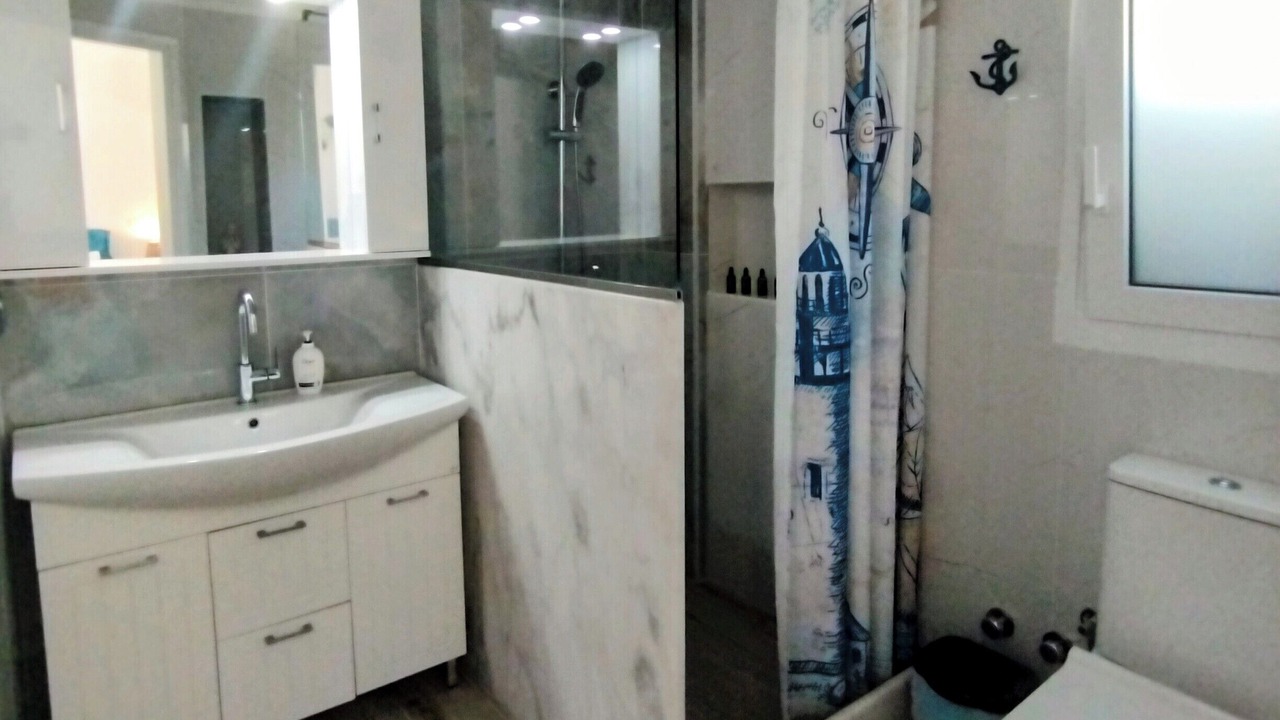 Photo of Bathroom in Mourteri