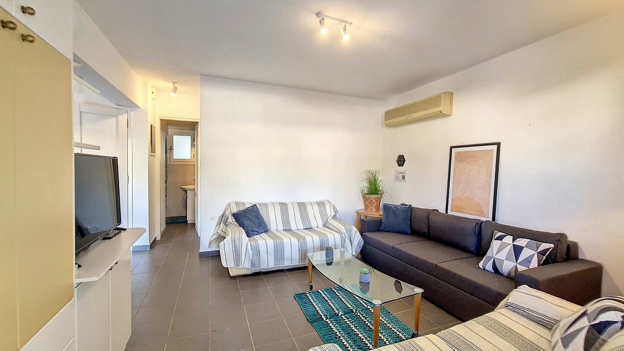 Photo of Livingroom in Plepi