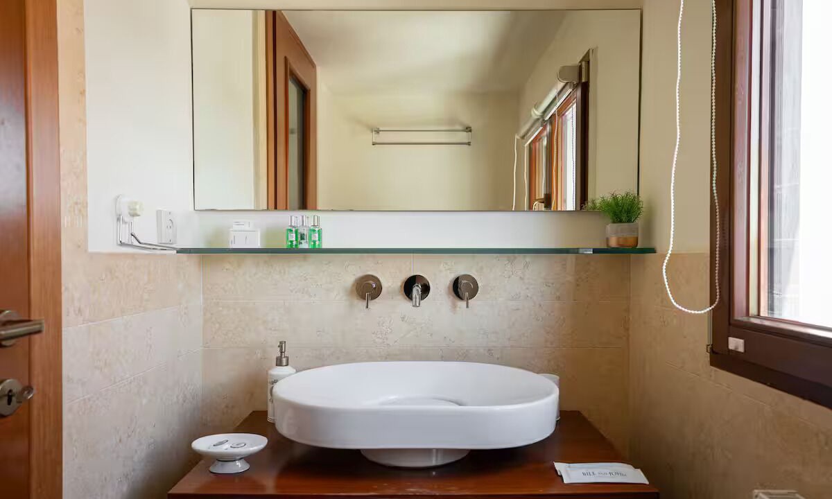 Photo of Bathroom in Anavyssos