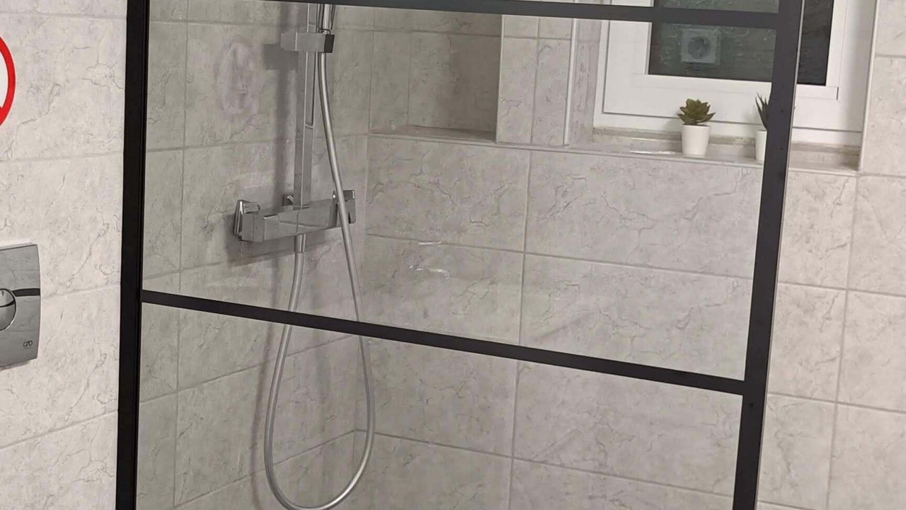 Photo of Bathroom in Marousi