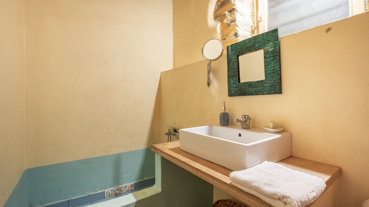Photo of Bathroom in Agía Eiríni