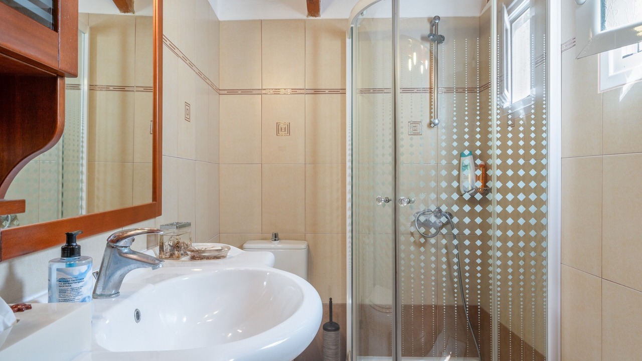 Photo of Bathroom in Kato Diminio