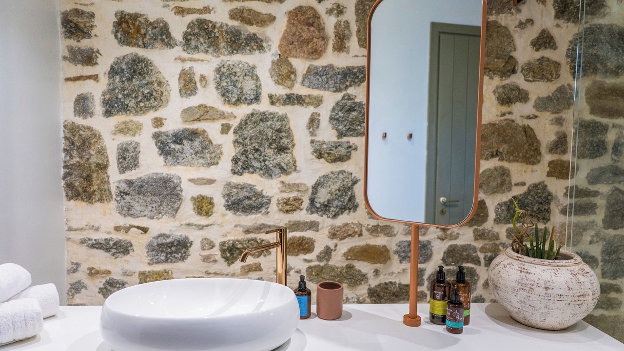 Photo of Bathroom in Plintri