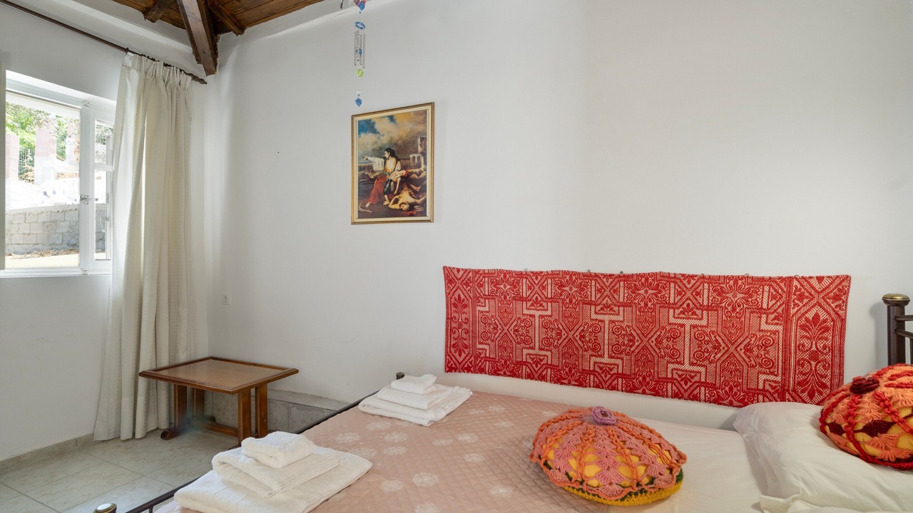 Photo of Bedroom in Aigialeia