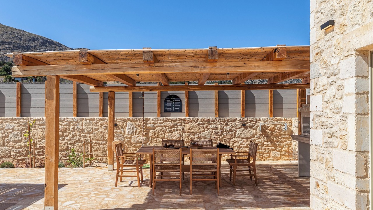 Photo of Outdoor in Minoa Pediada