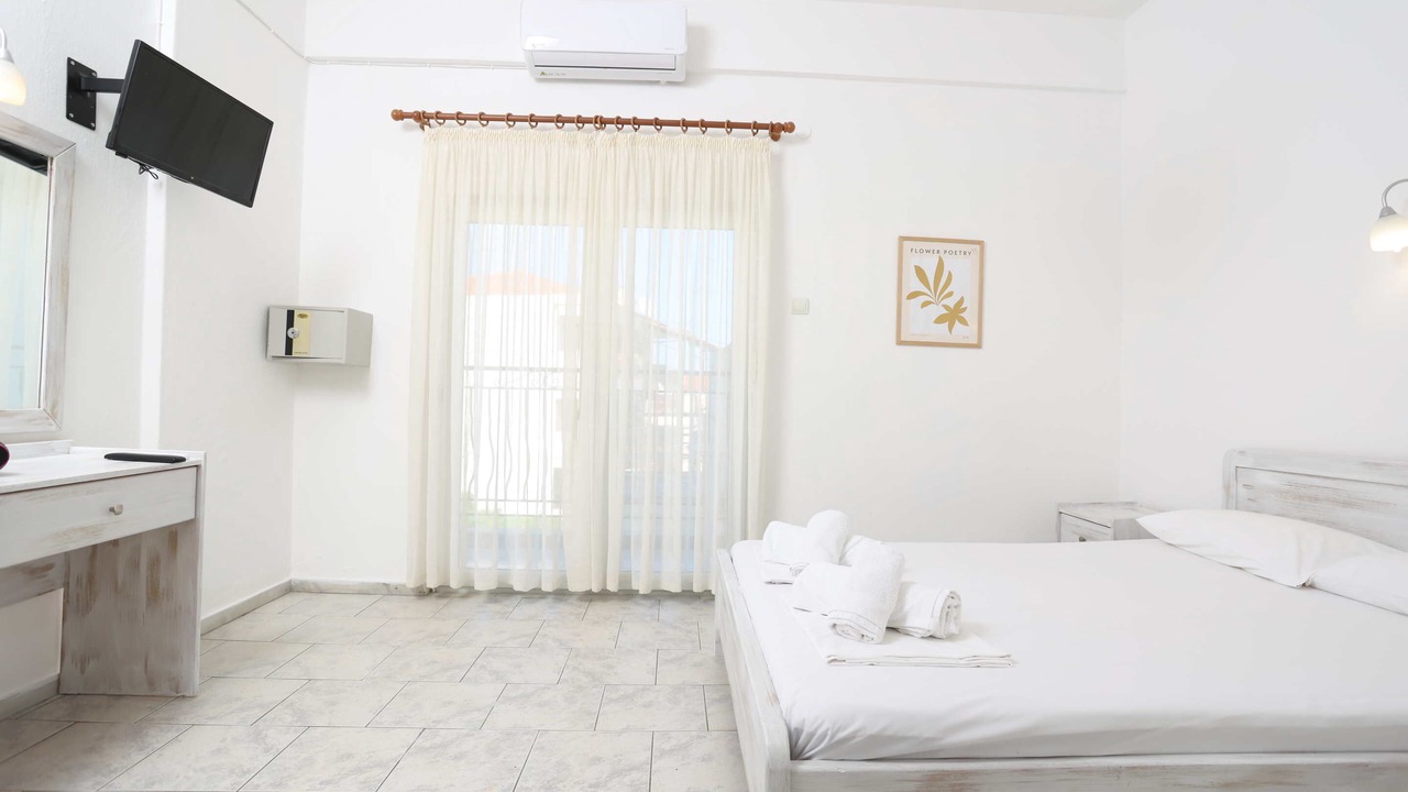 Photo of Bedroom in Polichrono