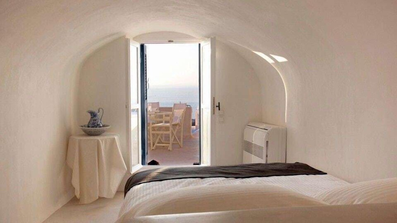 Photo of Bedroom in Oia