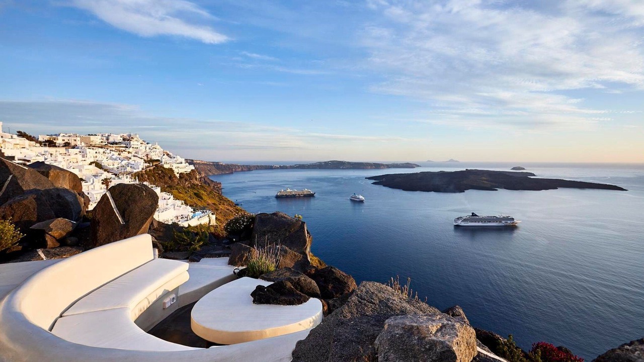 Photo of Others in Fira