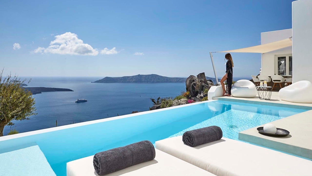Photo of Others in Fira