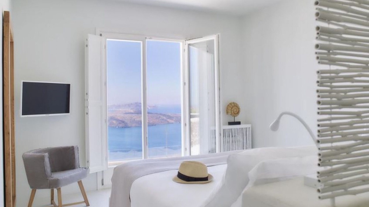 Photo of Bedroom in Fira