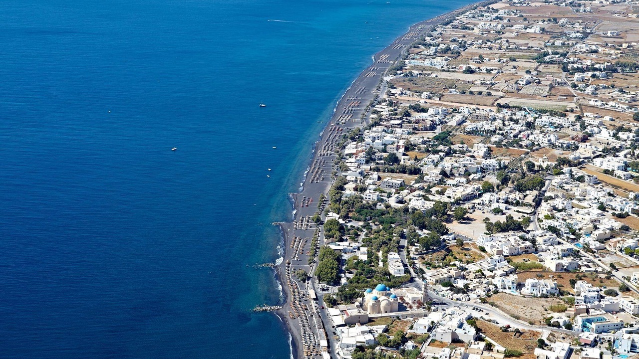 Photo of Others in Perissa