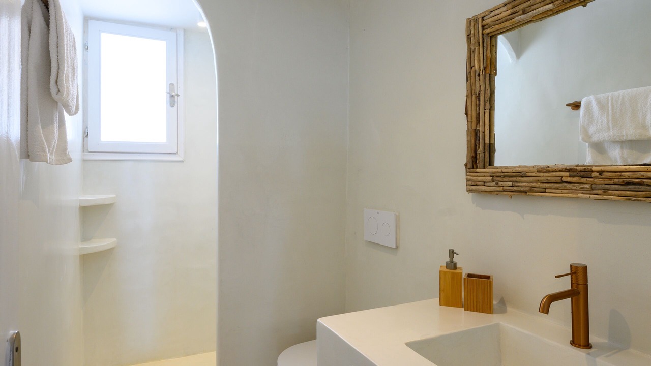 Photo of Bathroom in Exo Gonia