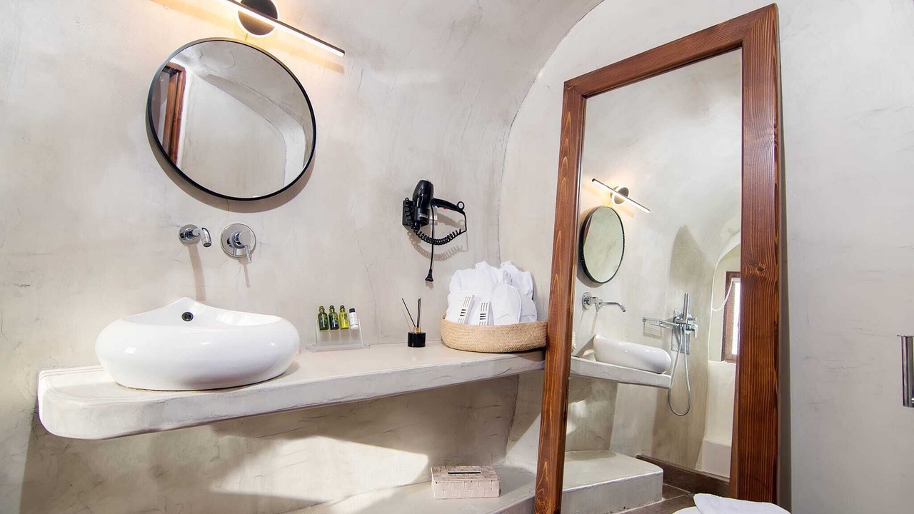 Photo of Bathroom in Akrotiri