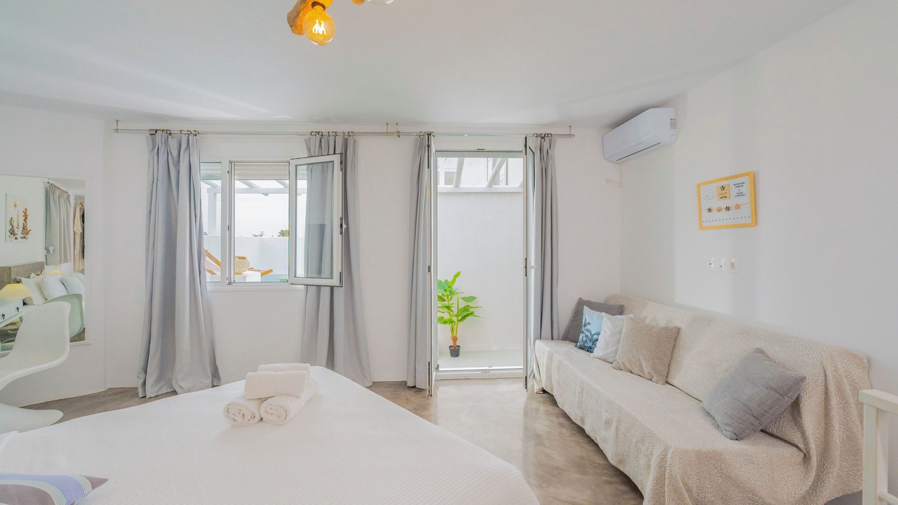 Photo of Bedroom in Perissa