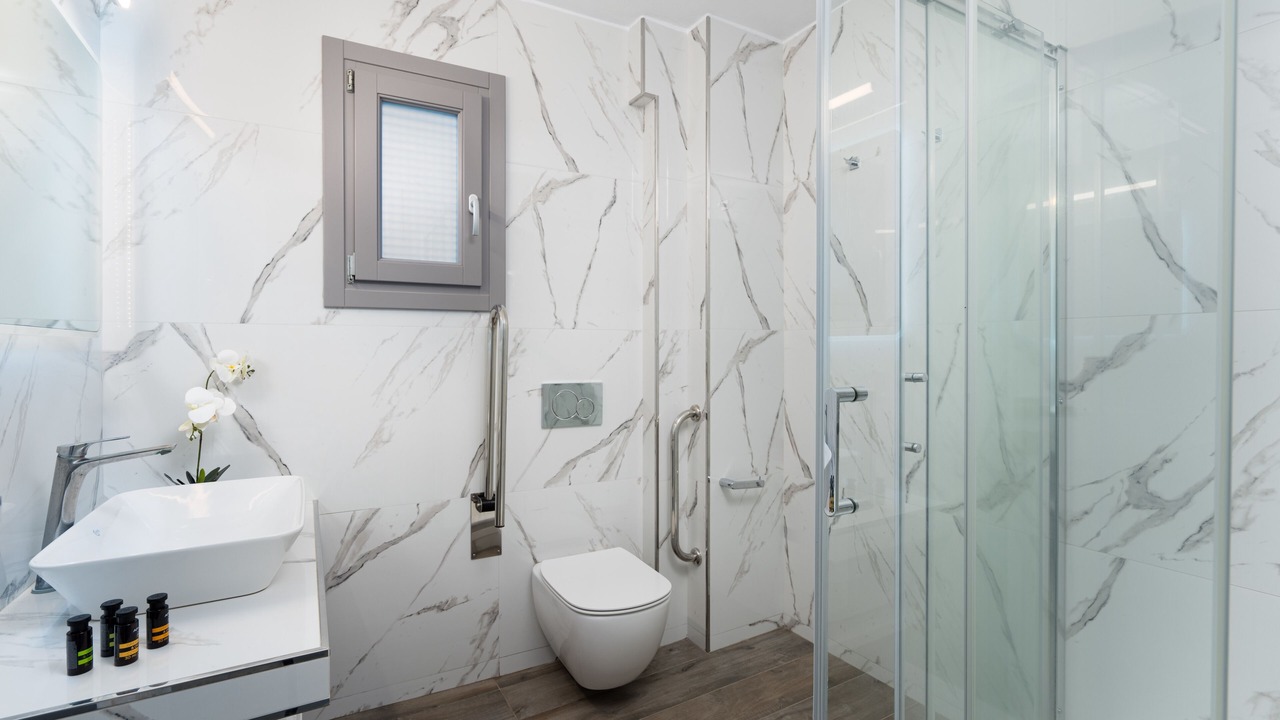 Photo of Bathroom in Exomytis