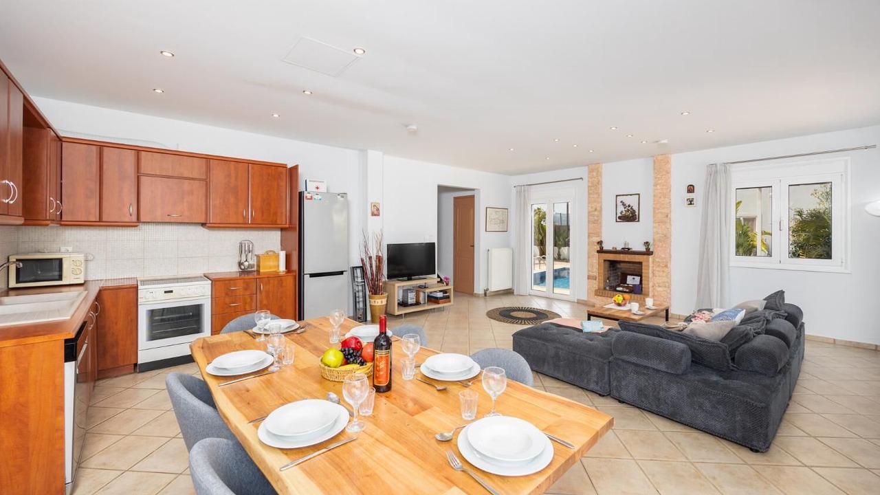 Photo of Livingroom in Adelianos Kampos
