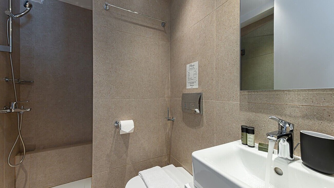 Photo of Bathroom in Ampelokipoi