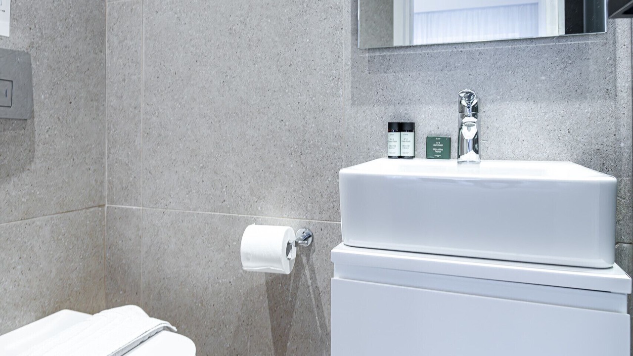 Photo of Bathroom in Ampelokipoi