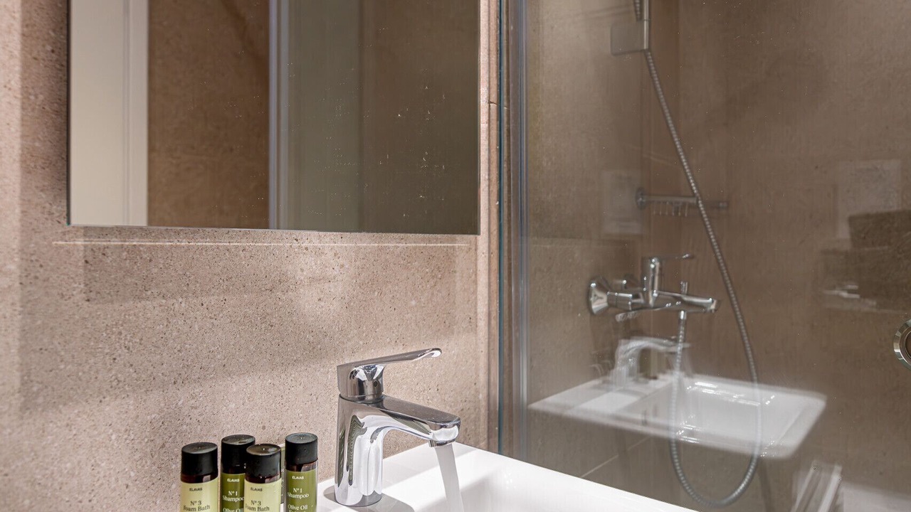 Photo of Bathroom in Ampelokipoi