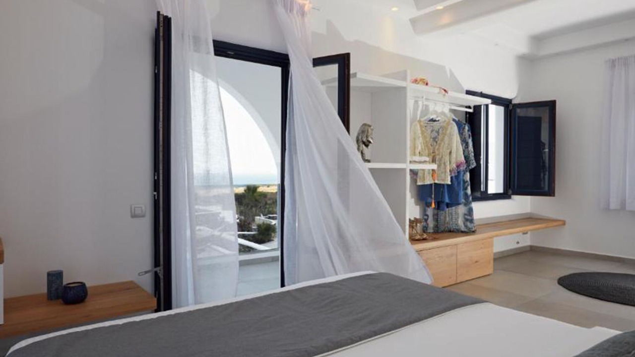 Photo of Bedroom in Exo Gialos