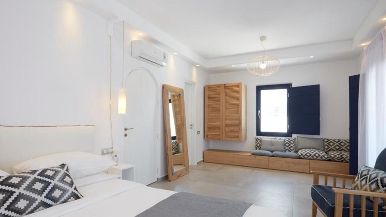 Photo of Bedroom in Exo Gialos