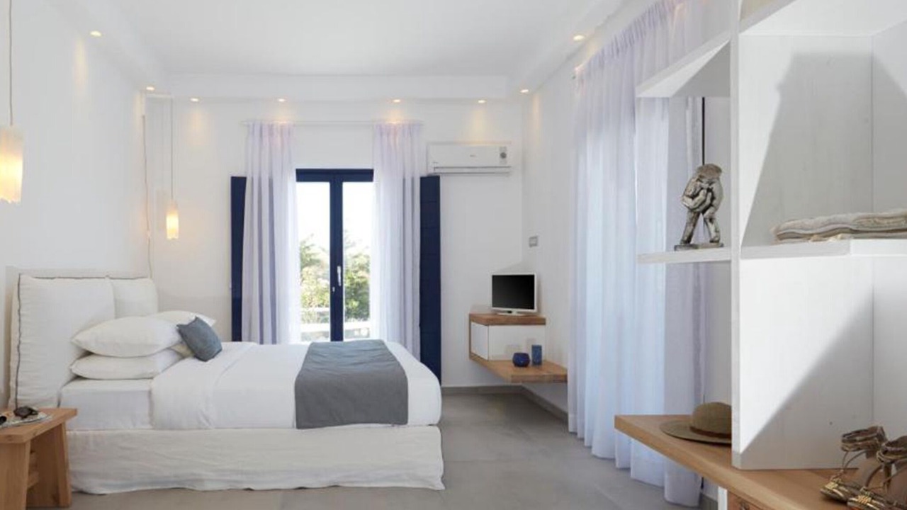 Photo of Bedroom in Exo Gialos