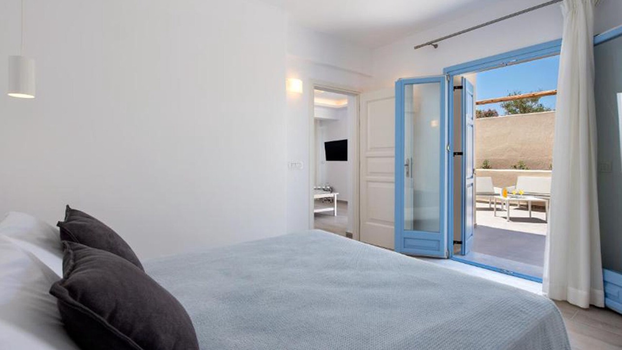 Photo of Bedroom in Exo Gialos