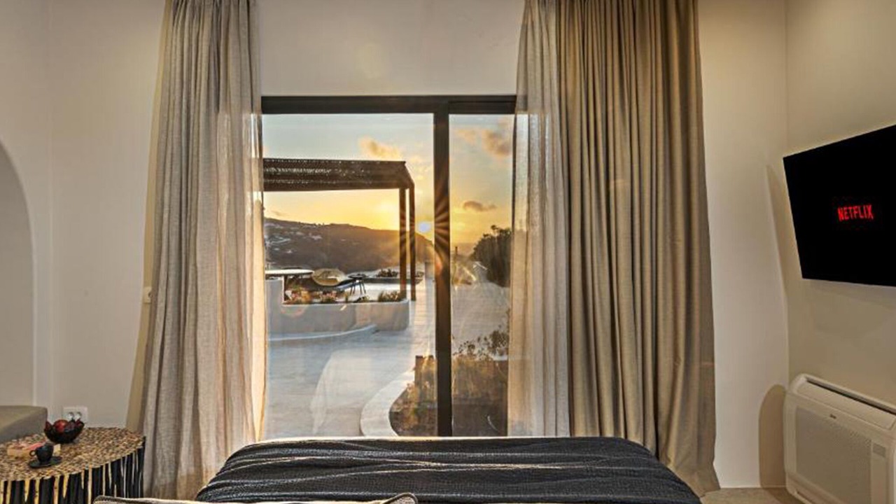 Photo of Bedroom in Santorini