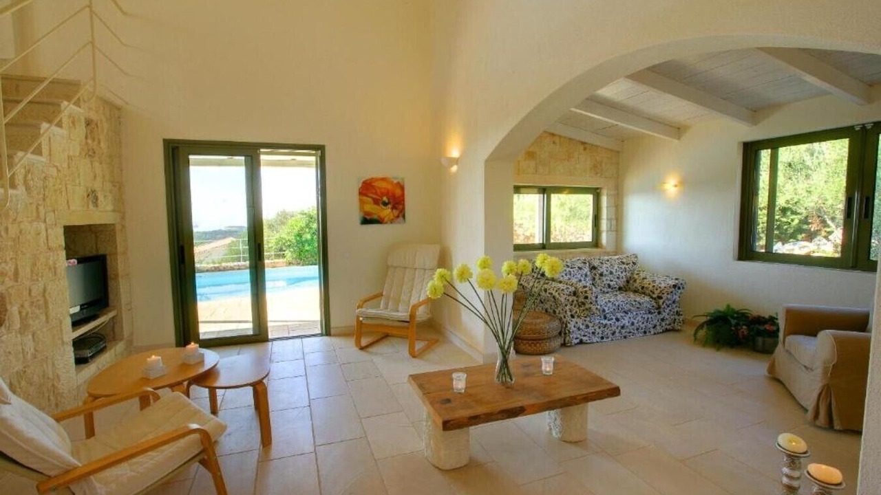 Photo of Livingroom in Karavados