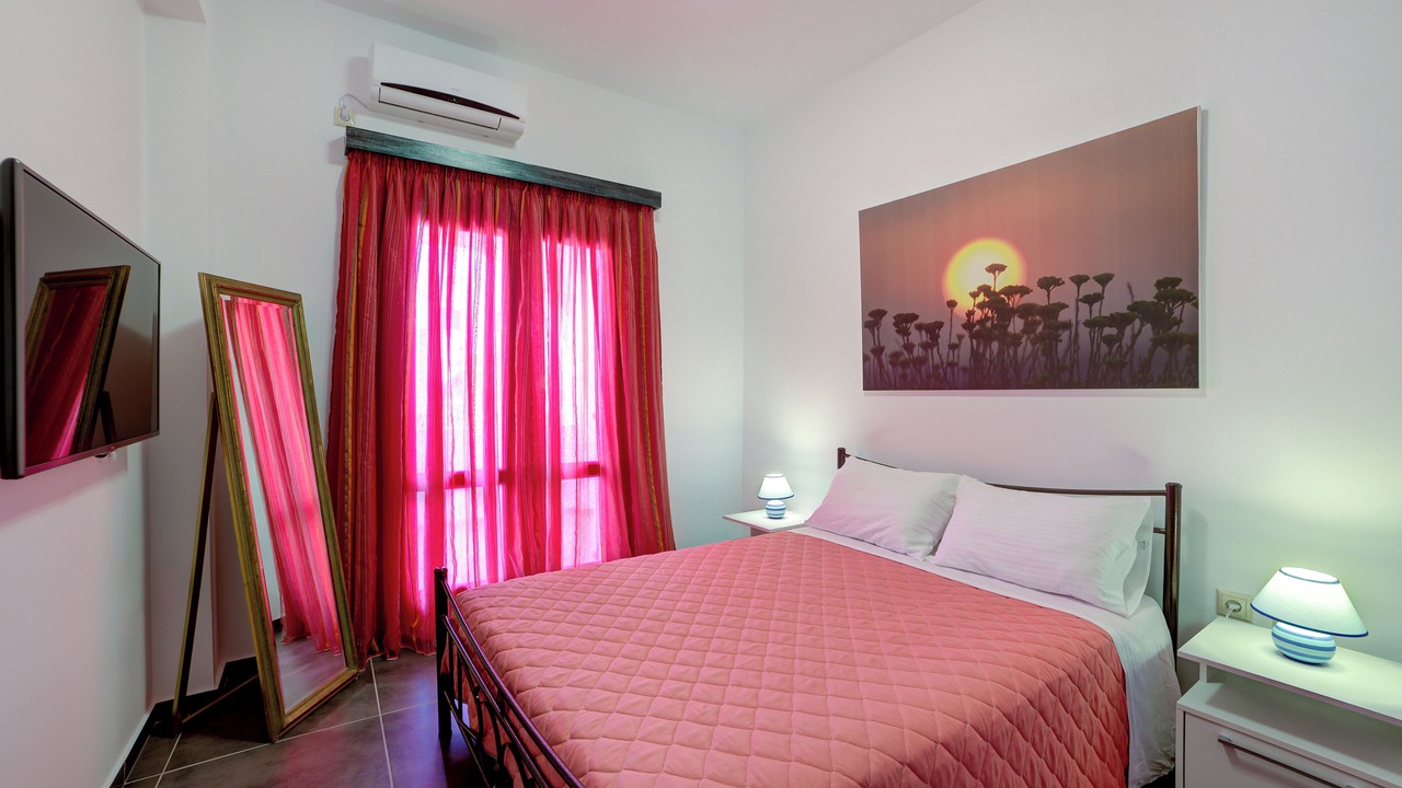 Photo of Bedroom in Perissa