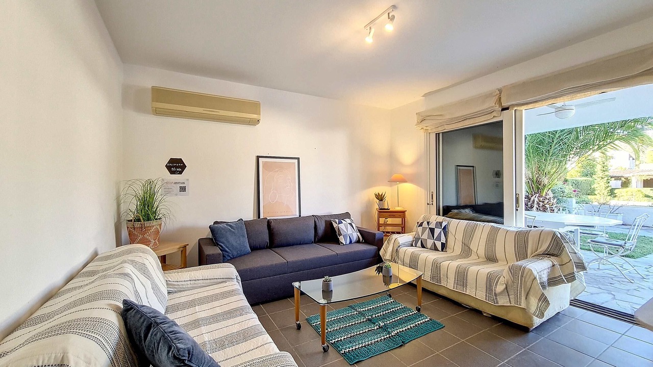 Photo of Livingroom in Plepi