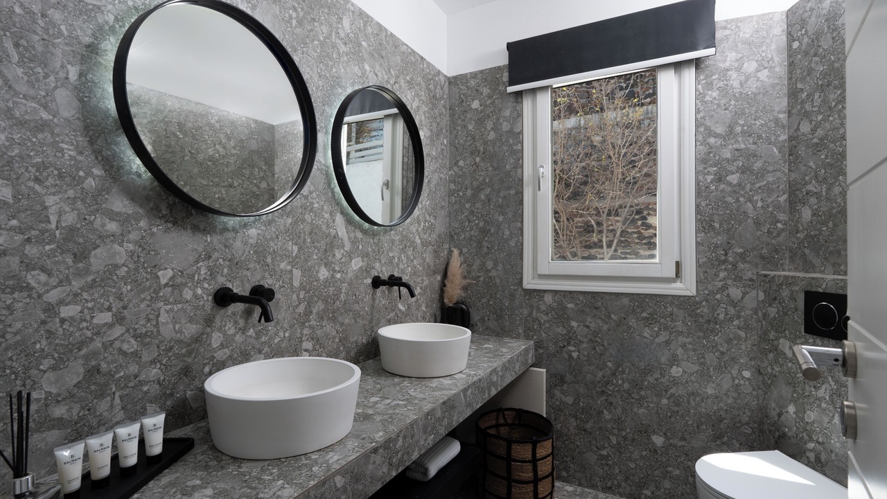 Photo of Bathroom in Akrotiri