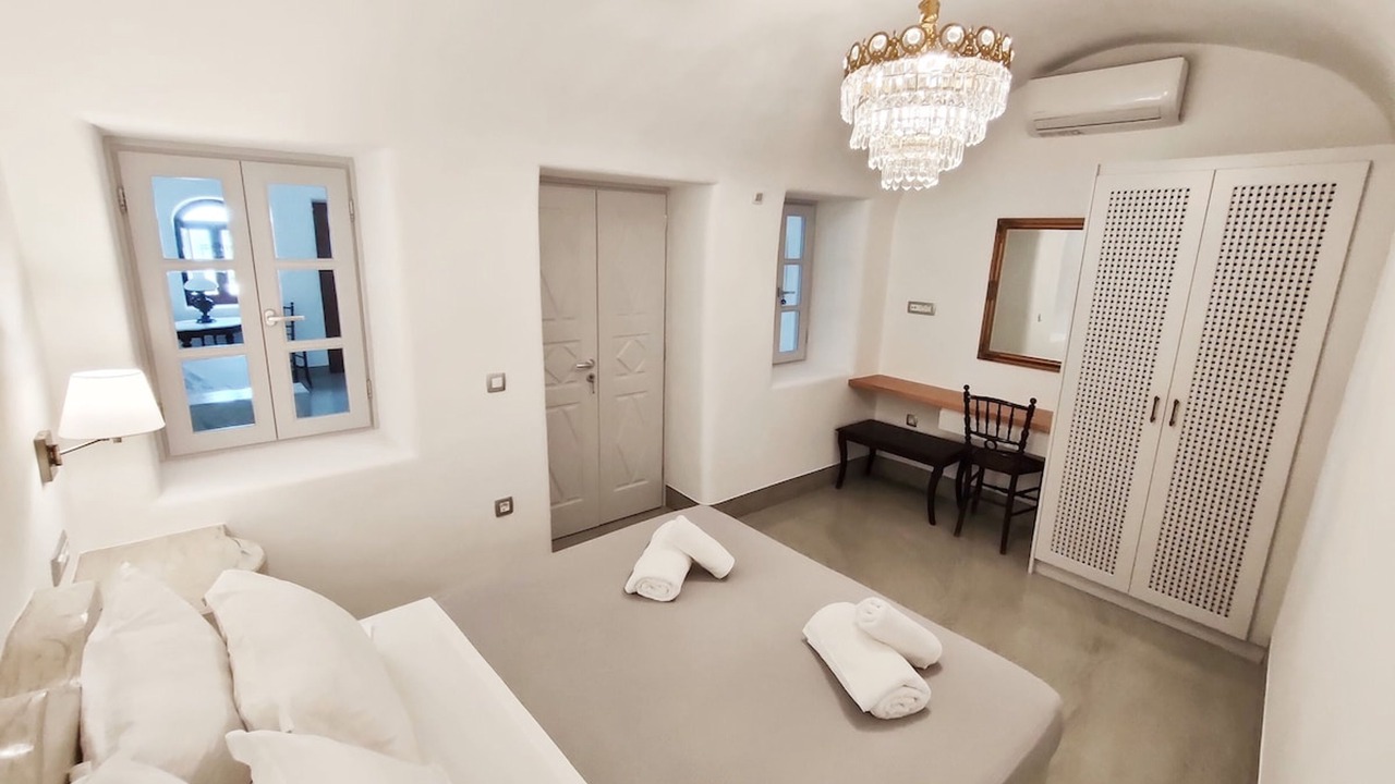 Photo of Bedroom in Emporio