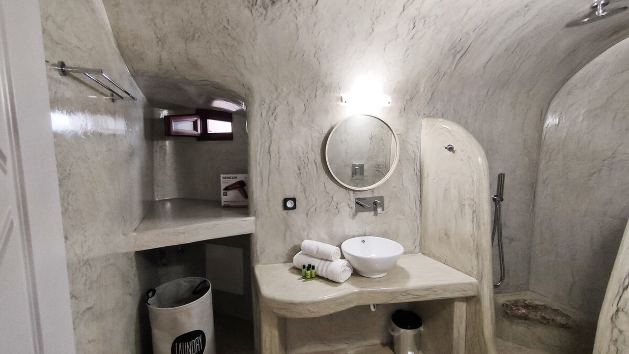 Photo of Bathroom in Emporio