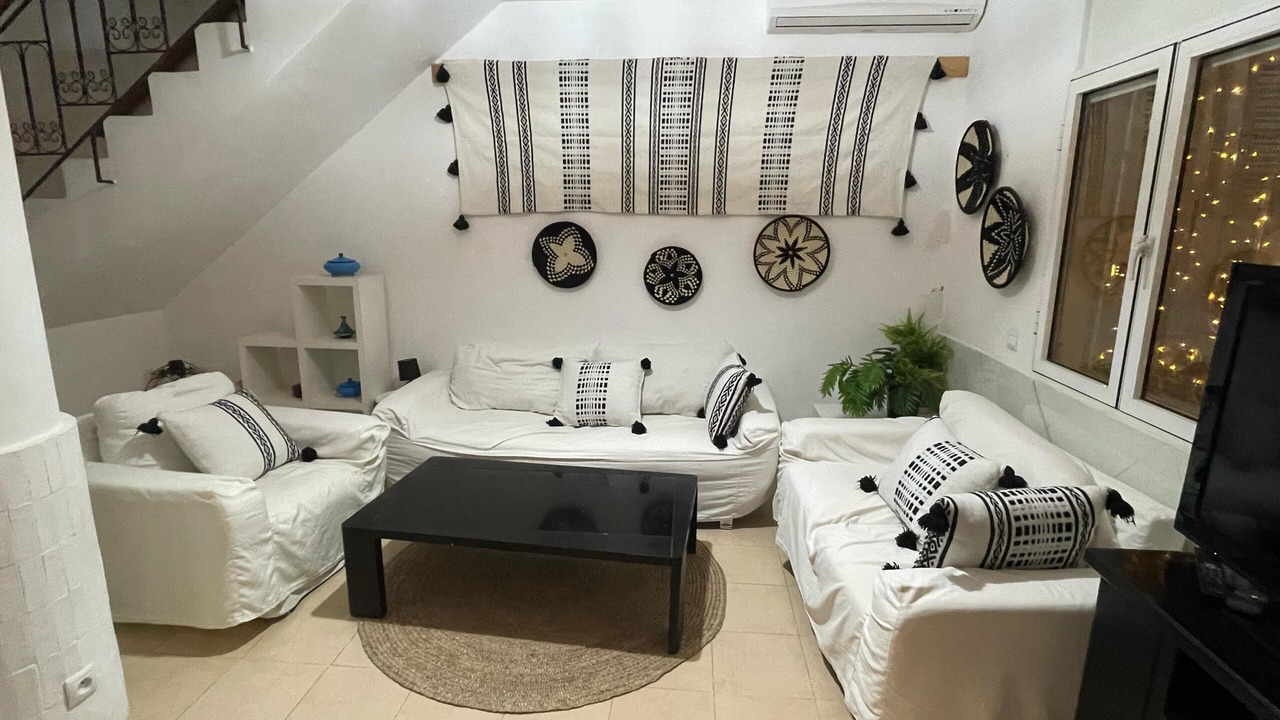 Photo of Livingroom in Tamrhakht