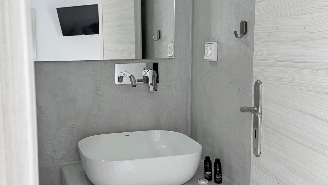 Photo of Bathroom in Fira