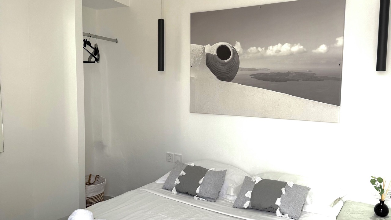 Photo of Bedroom in Fira