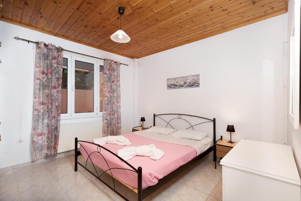Photo of Bedroom in Markopoulon