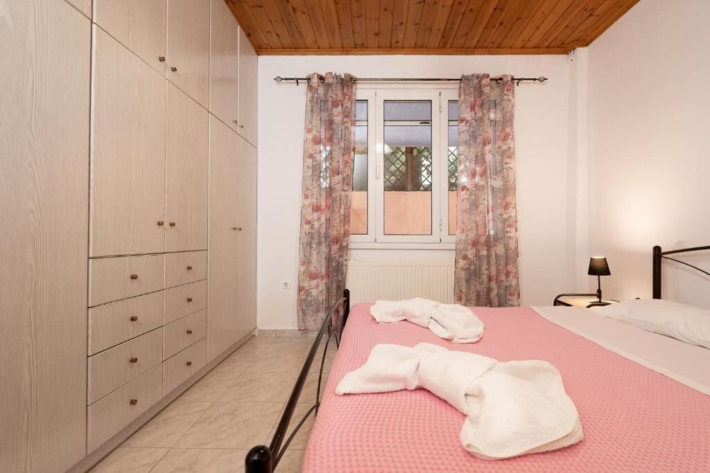 Photo of Bedroom in Markopoulon