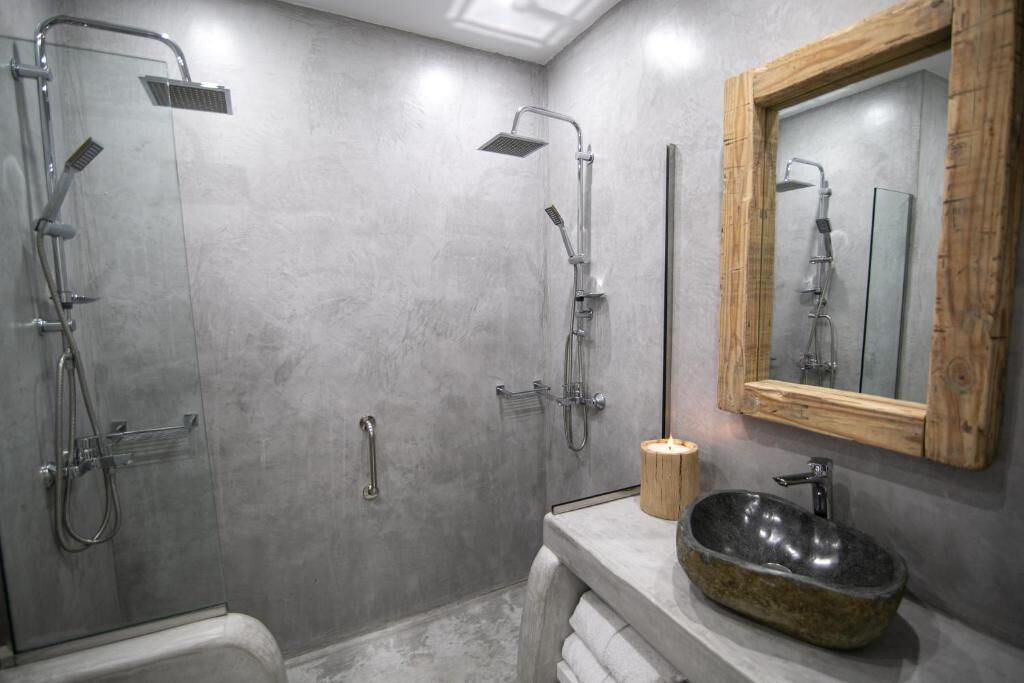 Photo of Bathroom in Exomytis