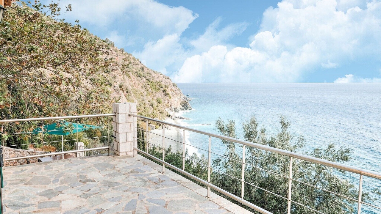 Photo of Patio Balcony in Livadi