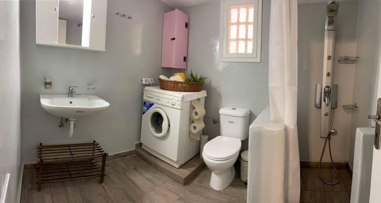 Photo of Bathroom in Perissa