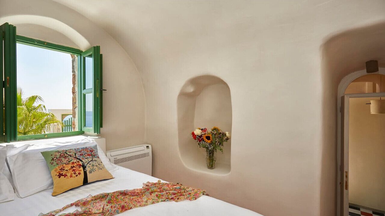 Photo of Bedroom in Fira