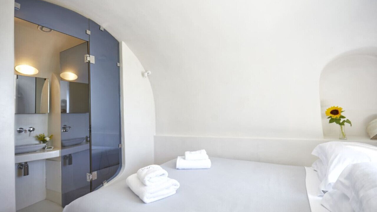 Photo of Bedroom in Fira