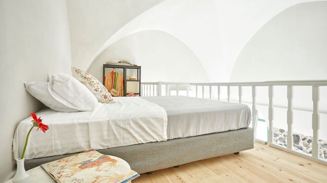 Photo of Bedroom in Fira